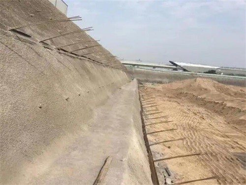 石屏河道边坡加固